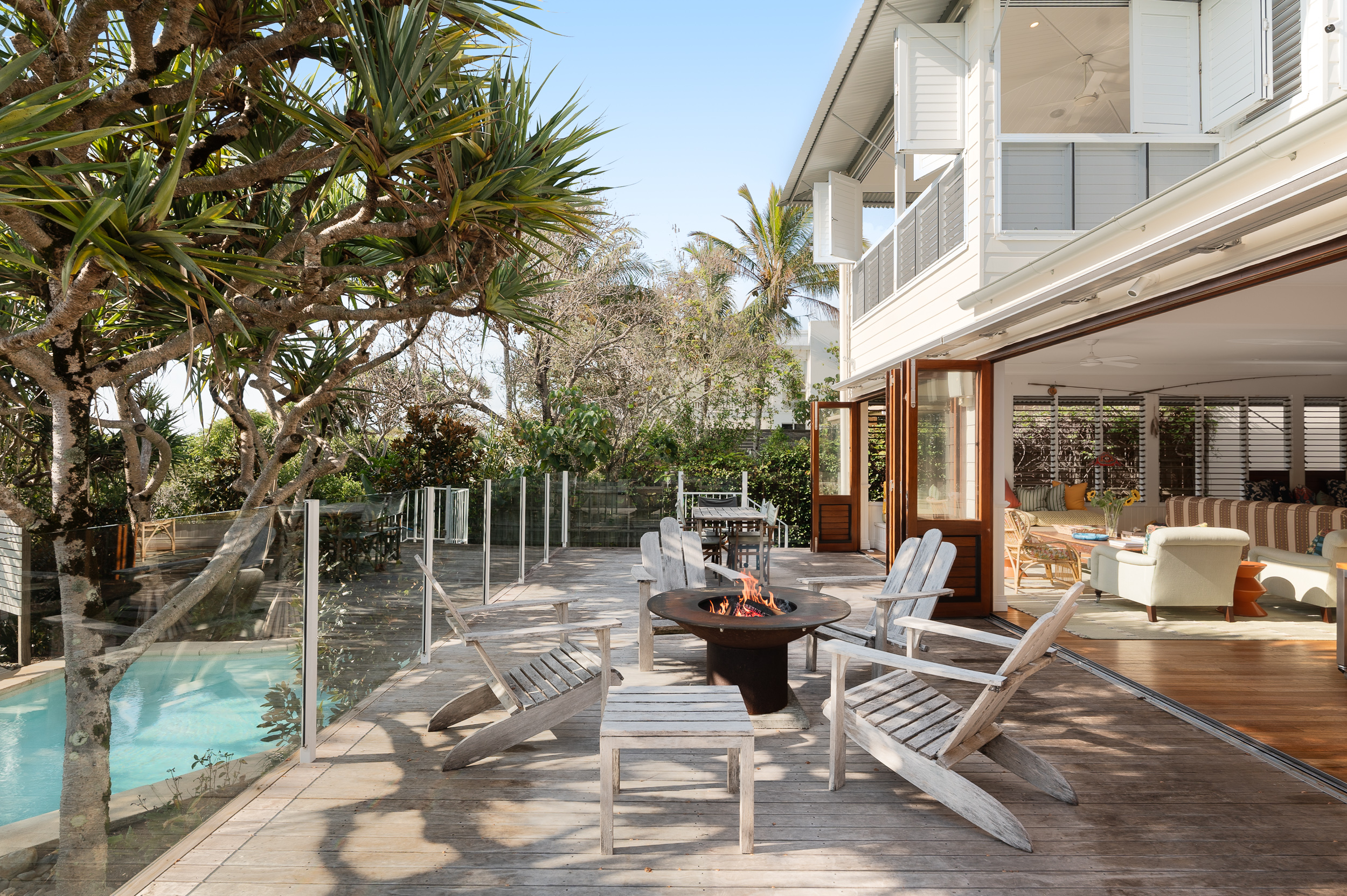 Outdoor Dining & Sun Lounge